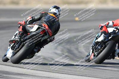 media/Dec-01-2025-Moto Forza (Mon) [[2daa91e15f]]/1-Advanced Group/Session 2 Turn 11 Backside/